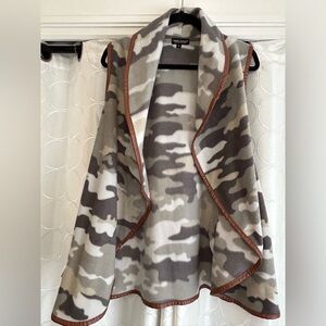 Womans ~Simply Southern Camo Vest~ Size Small ~ Fleece Army Green Brown Casual